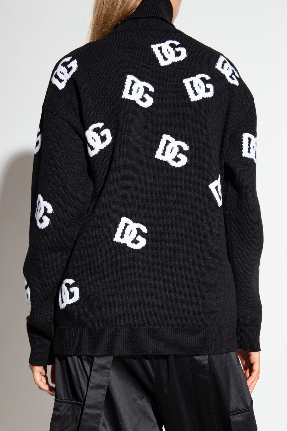 Dolce & Gabbana  Black Wool Scattered Logo Jumper Veronique Luxury Collections